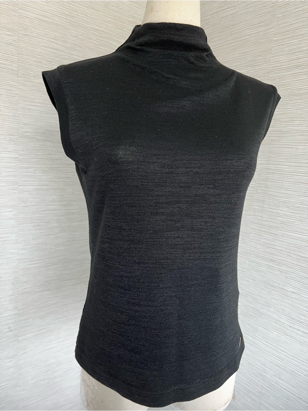 TAHARI Black Sleeveless Mock Neck Top - Picture 2 of 8
